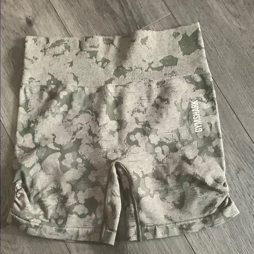 Gymshark camo shorts M